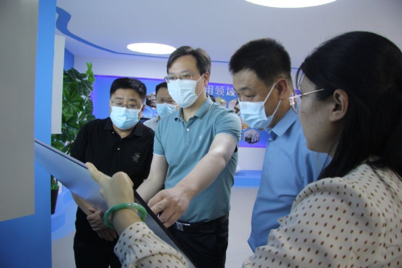 省海洋局领导到龙港硅业公司考察调研